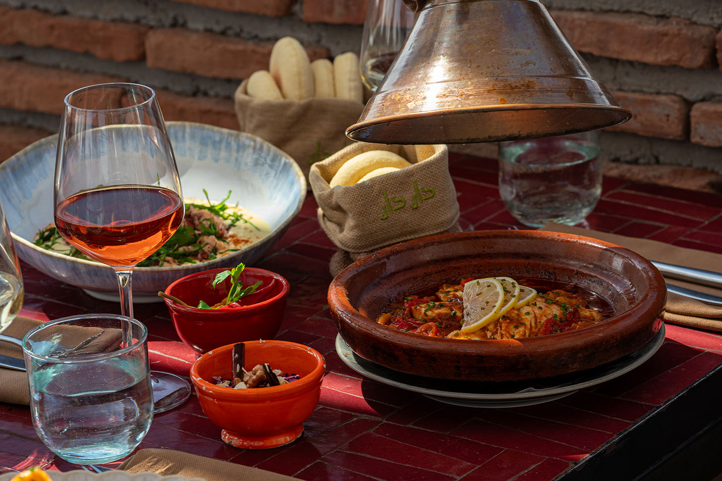 Bienvenue DarDar, rooftop tendance Marrakech avec Médina